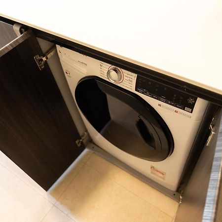 Bilocale Moderno Ed Esclusivo Apartment Milan Luaran gambar