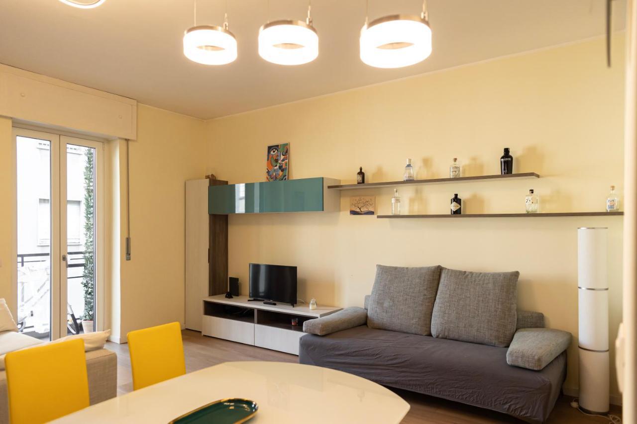 Bilocale Moderno Ed Esclusivo Apartment Milan Luaran gambar