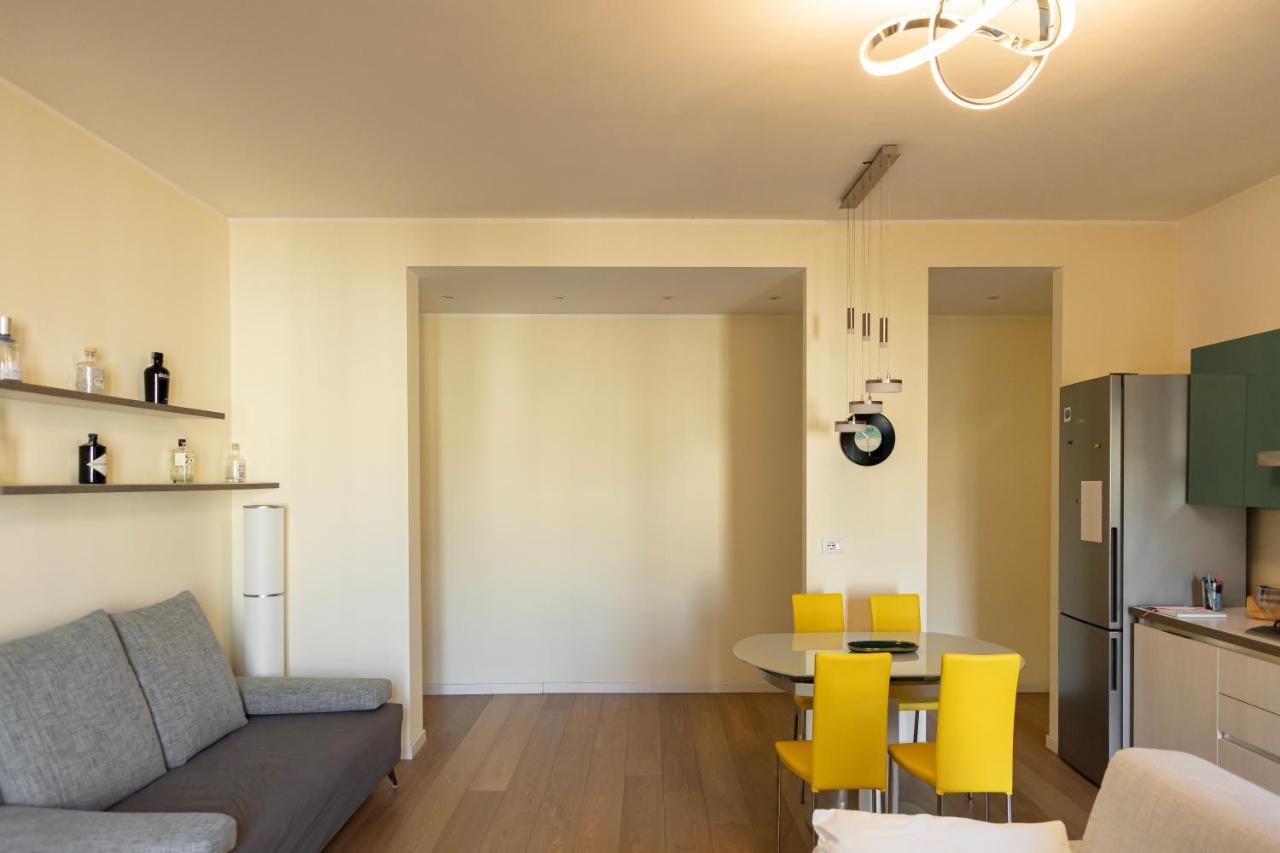 Bilocale Moderno Ed Esclusivo Apartment Milan Luaran gambar