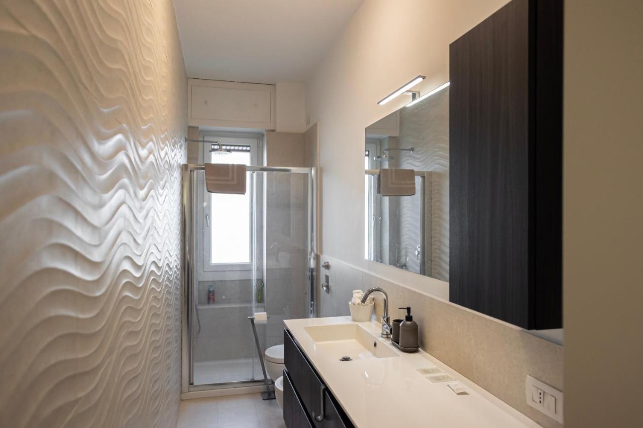 Bilocale Moderno Ed Esclusivo Apartment Milan Luaran gambar