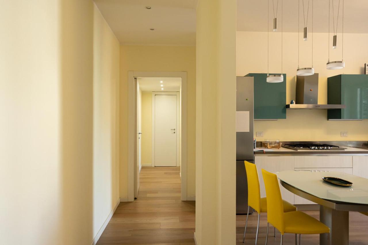 Bilocale Moderno Ed Esclusivo Apartment Milan Luaran gambar