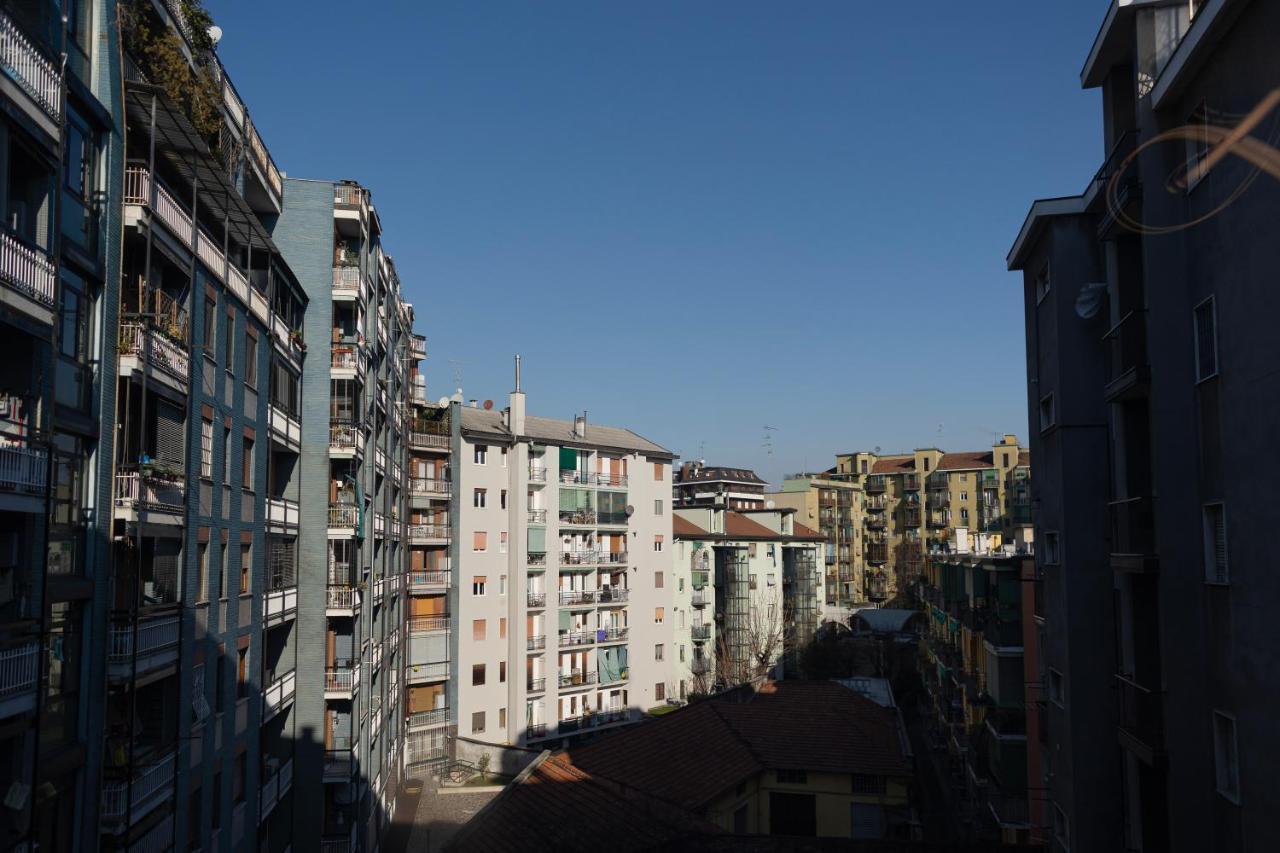 Bilocale Moderno Ed Esclusivo Apartment Milan Luaran gambar