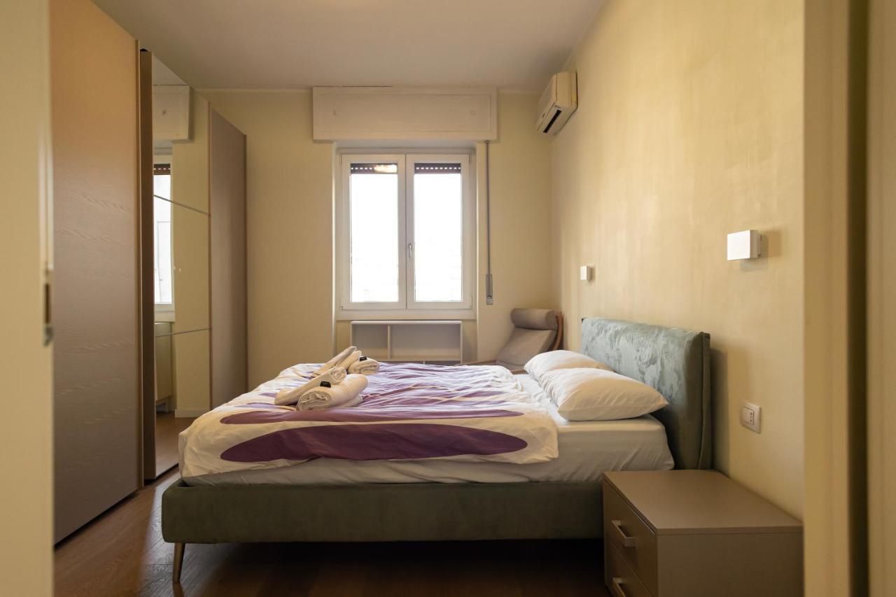 Bilocale Moderno Ed Esclusivo Apartment Milan Luaran gambar