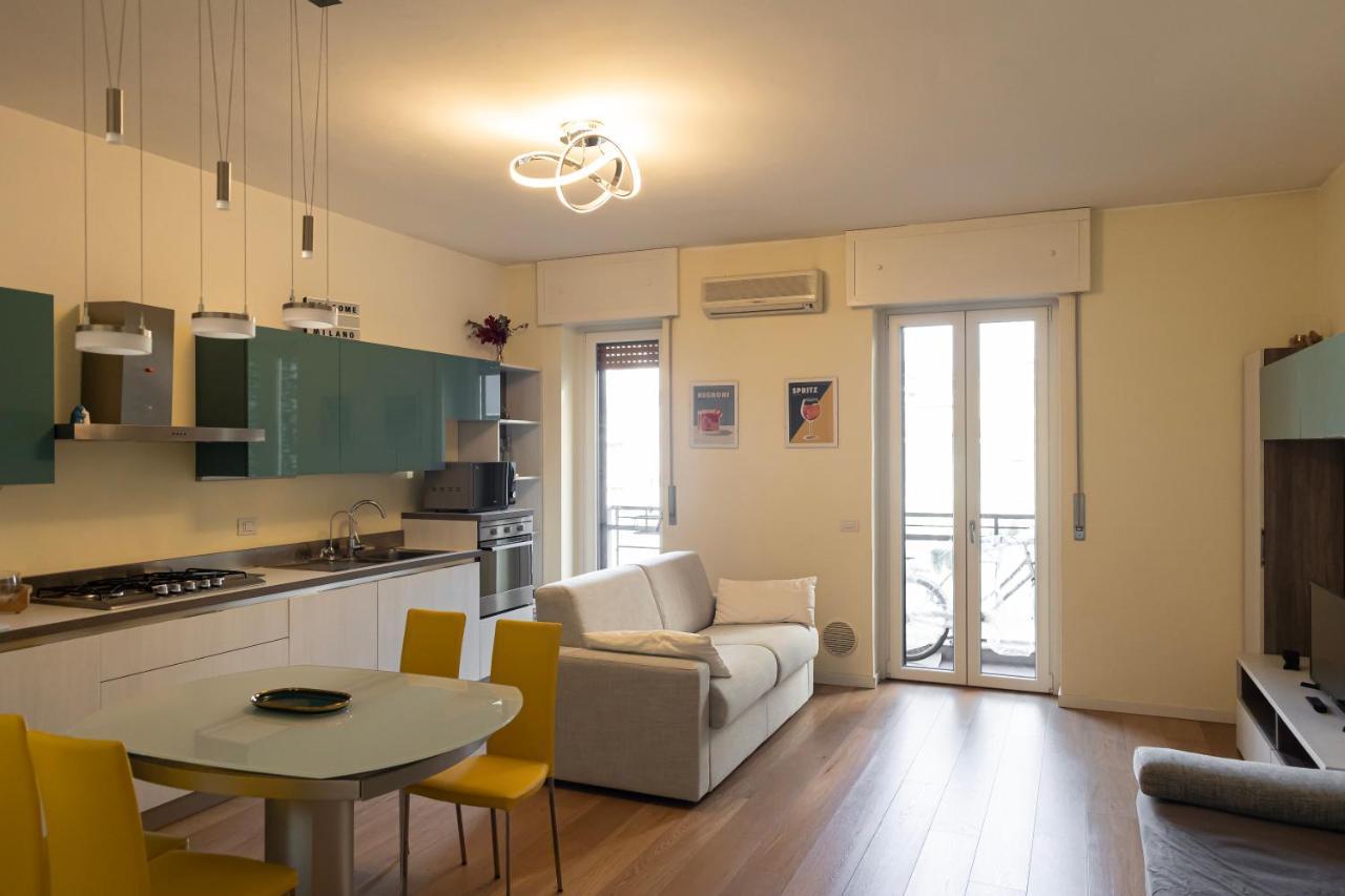 Bilocale Moderno Ed Esclusivo Apartment Milan Luaran gambar